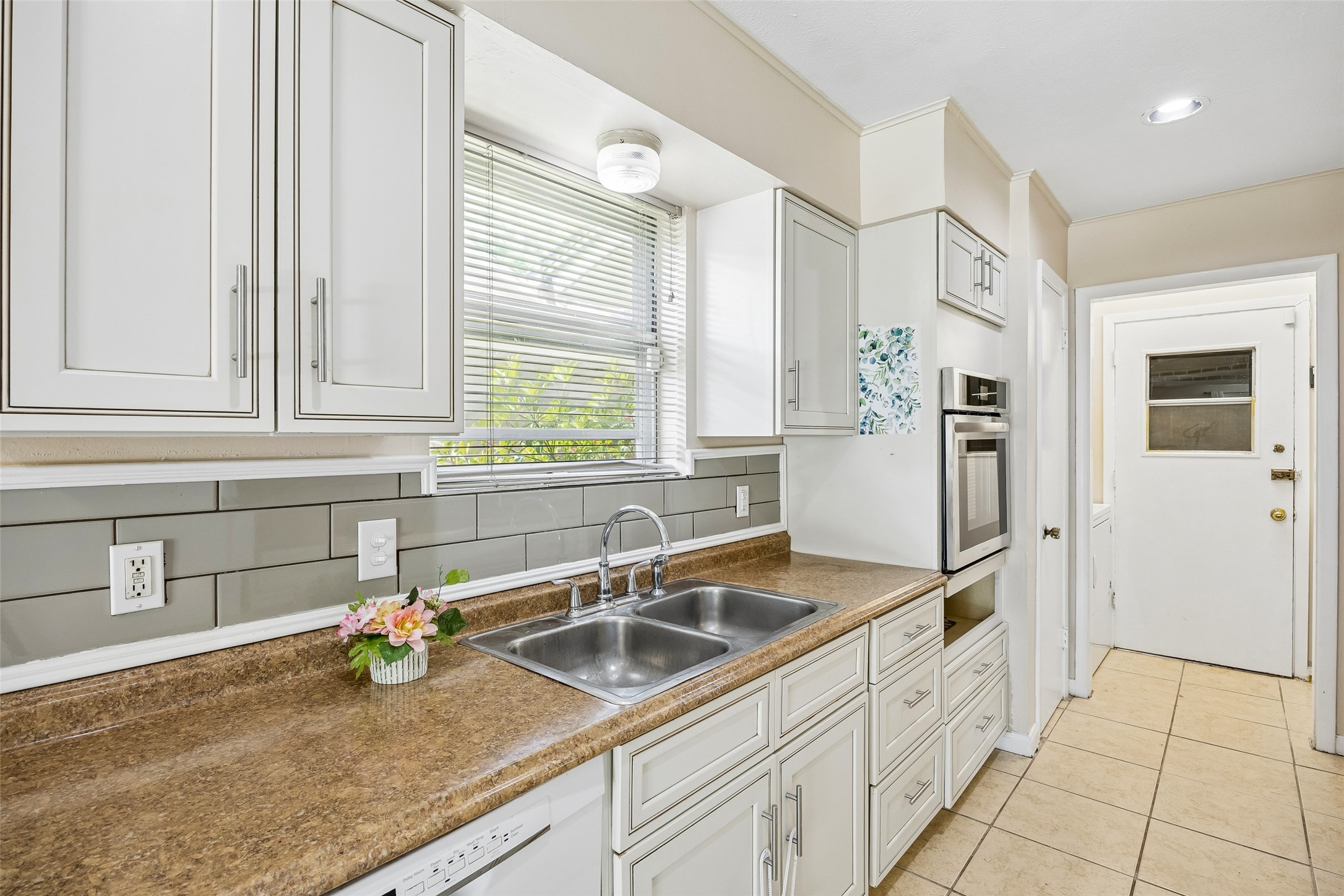 1918 Normandy Drive Irving TX 75060