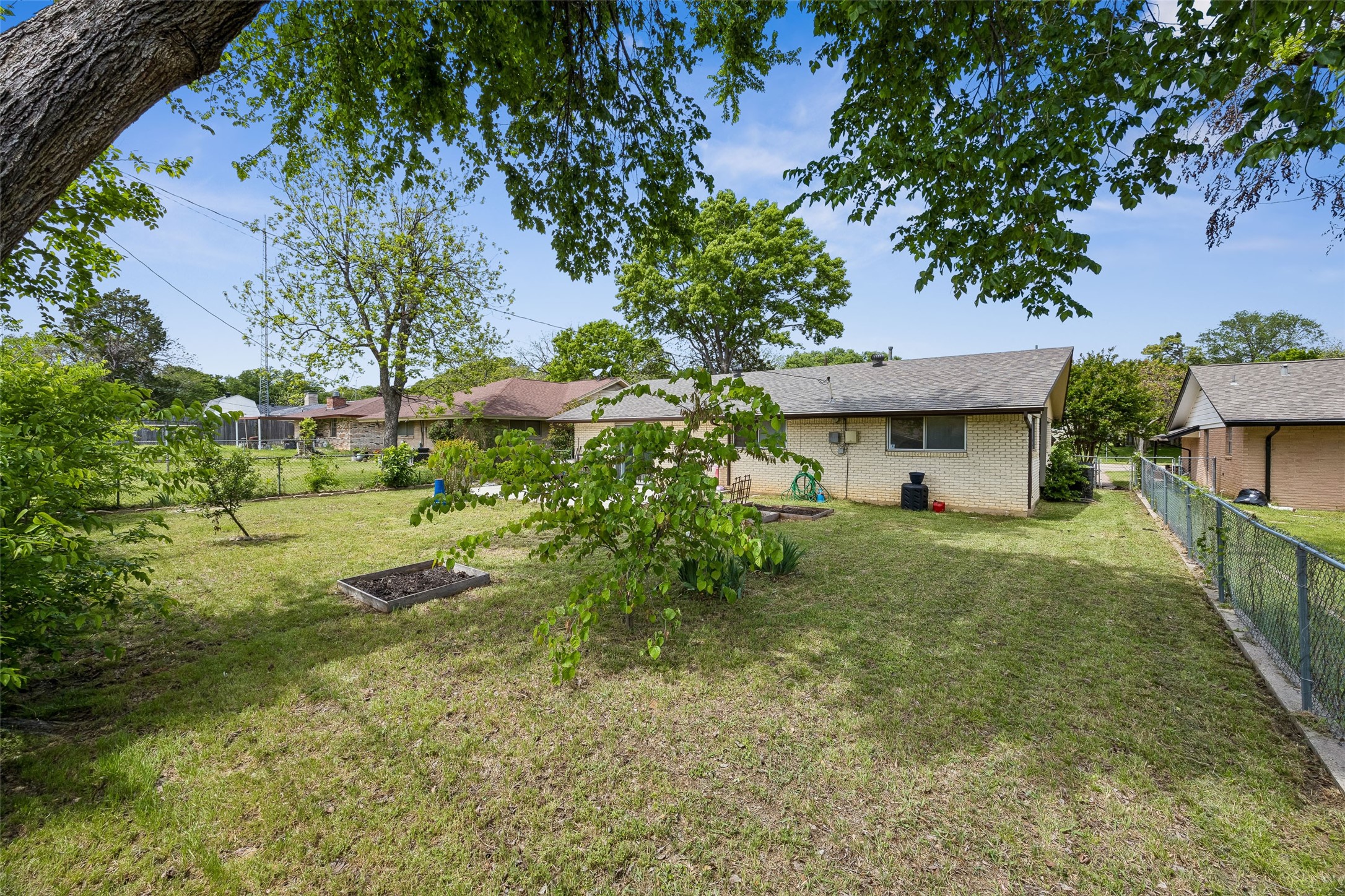 1918 Normandy Drive Irving TX 75060