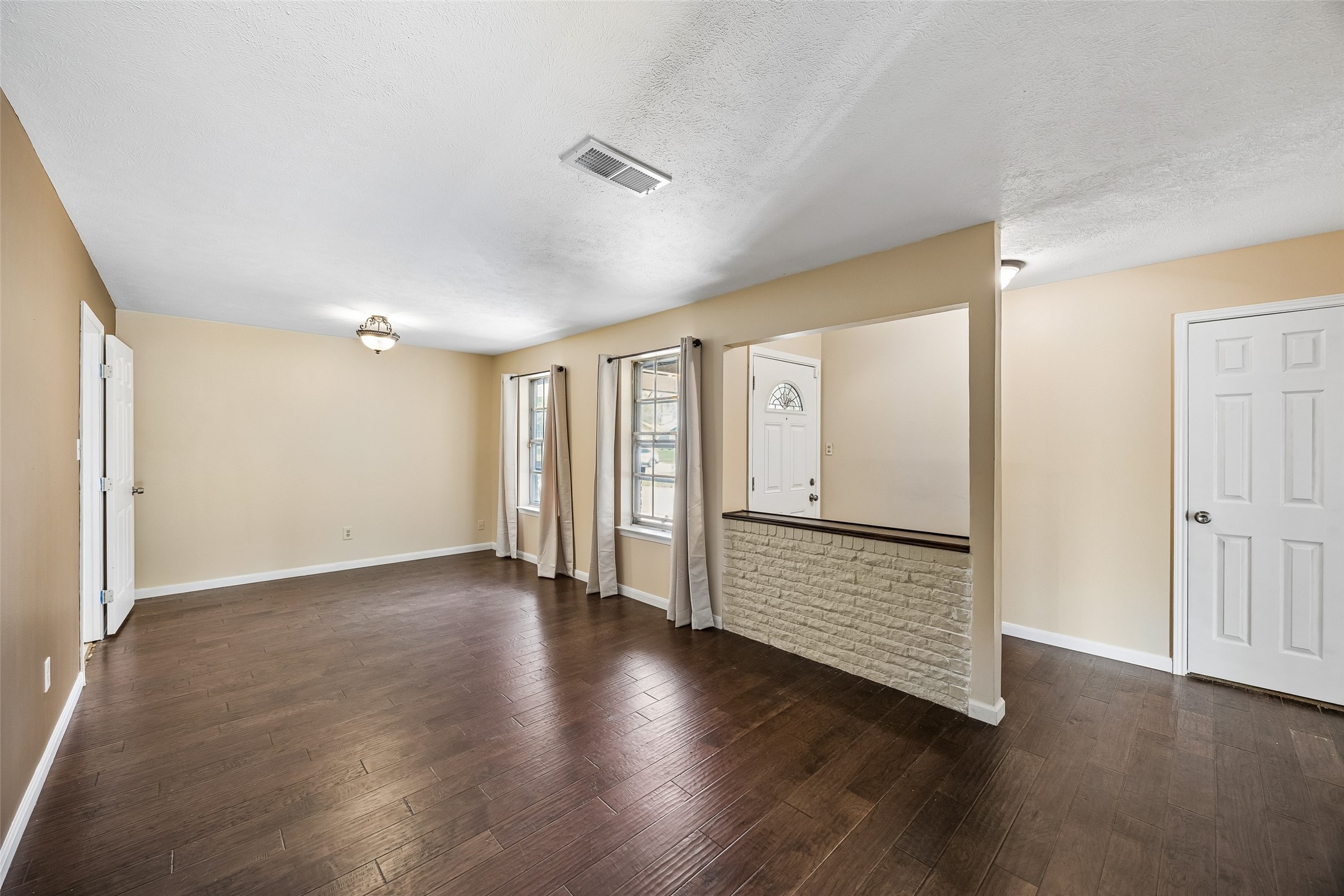 1918 Normandy Drive Irving TX 75060
