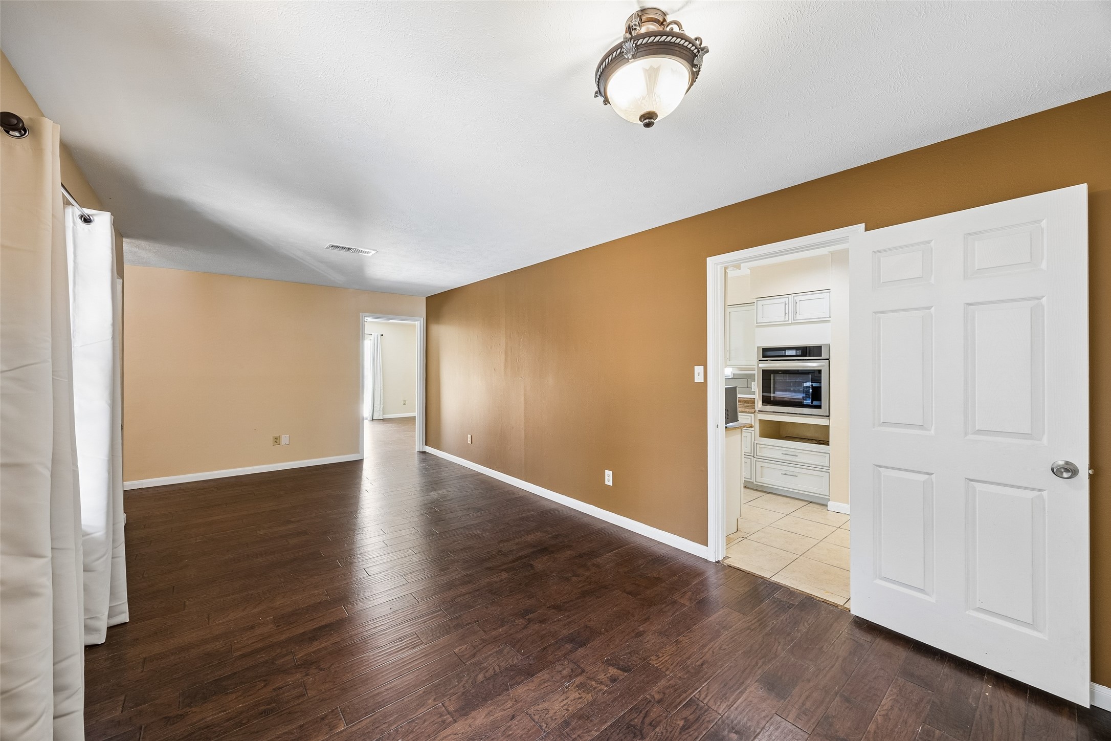 1918 Normandy Drive Irving TX 75060