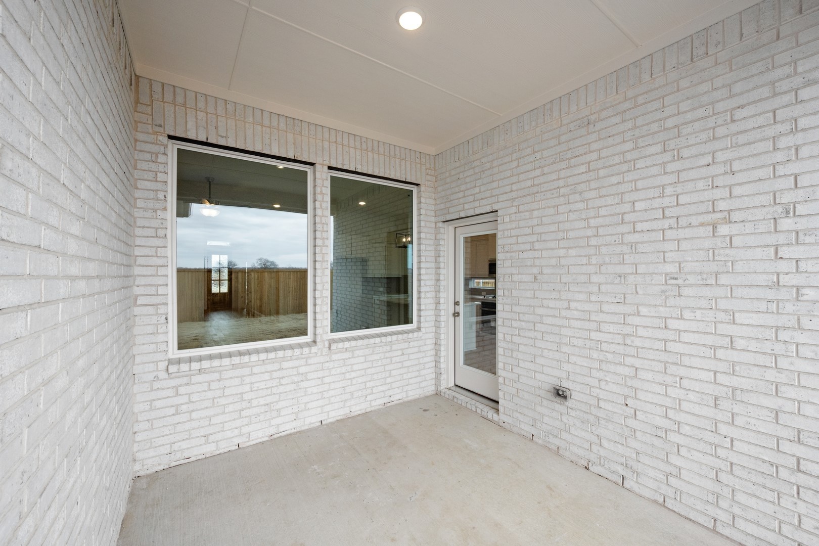 1023 Wheatland Justin TX 76247