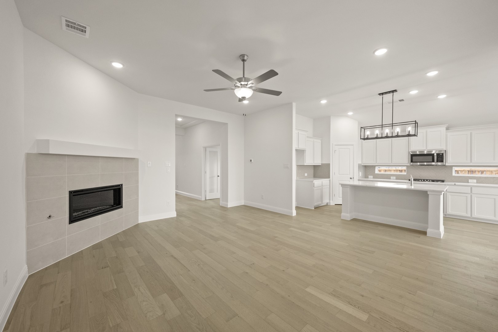 1023 Wheatland Justin TX 76247
