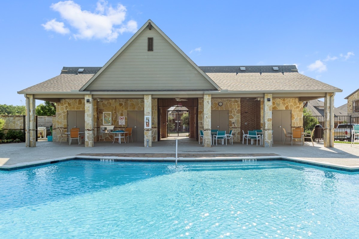 1023 Wheatland Justin TX 76247