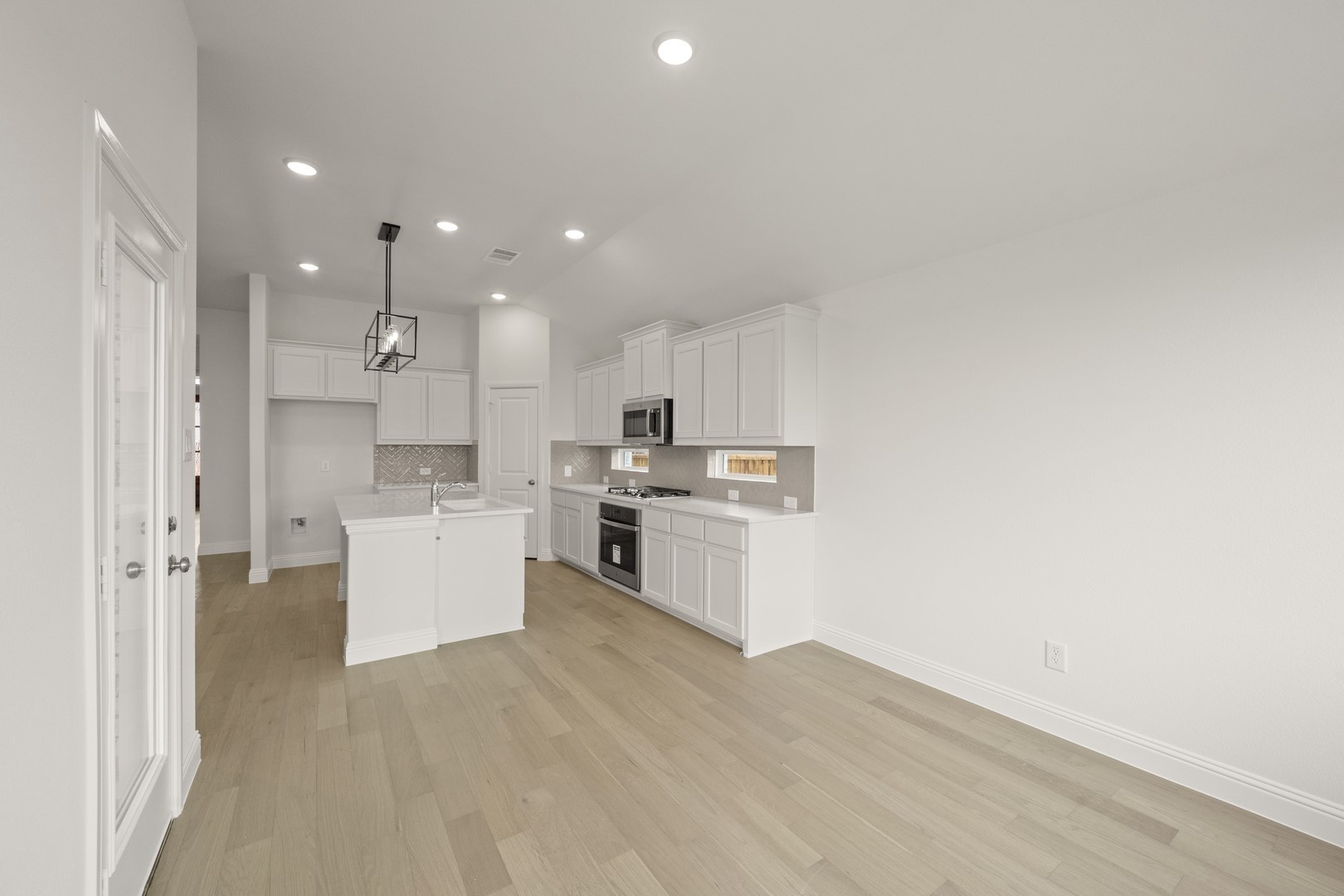 1023 Wheatland Justin TX 76247