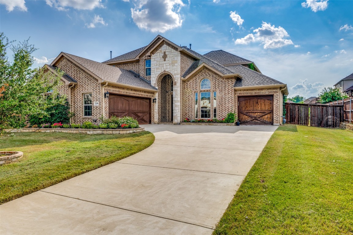 2209 Clarebrooke Drive Grand Prairie TX 75050