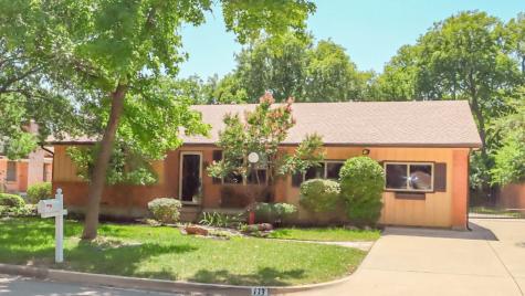 113 S Hillside Street Red Oak TX 75154