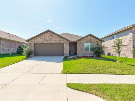 2913 Whitetail Chase Drive Fort Worth TX 76108