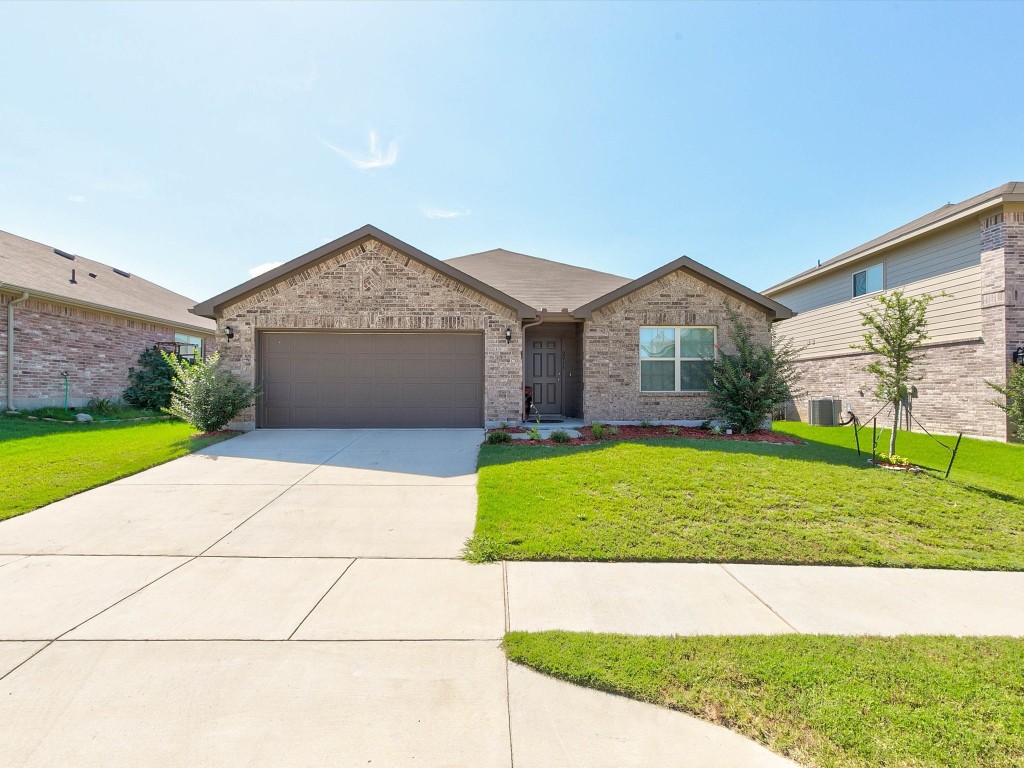 2913 Whitetail Chase Drive Fort Worth TX 76108