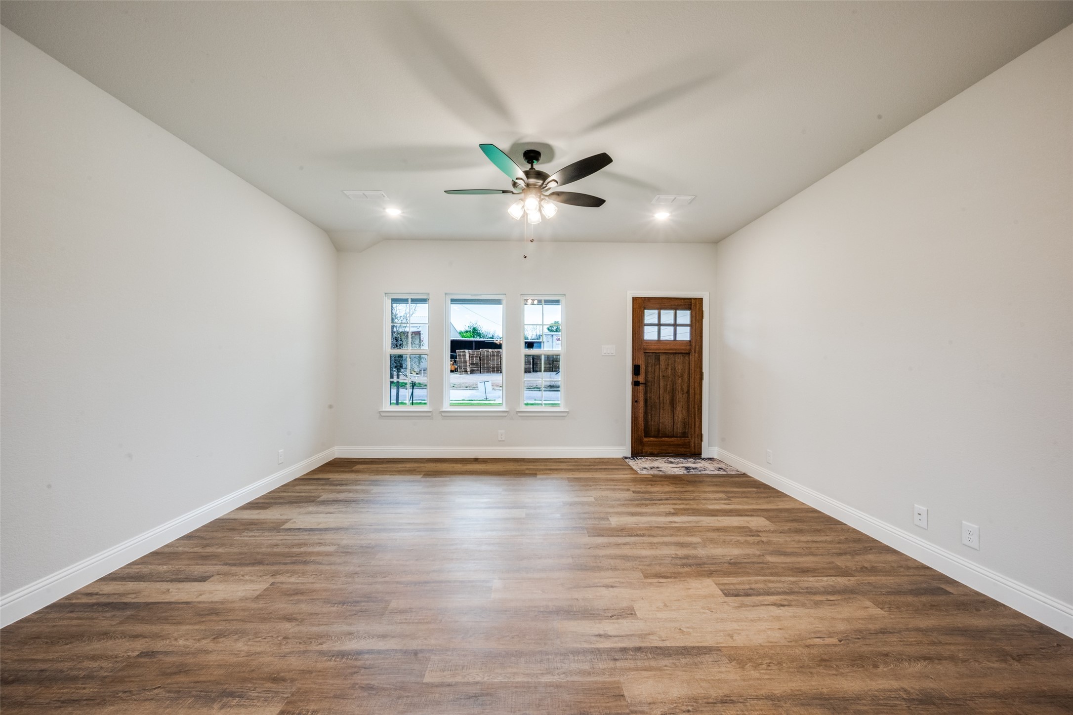 204 Walnut Street Whitesboro TX 76273