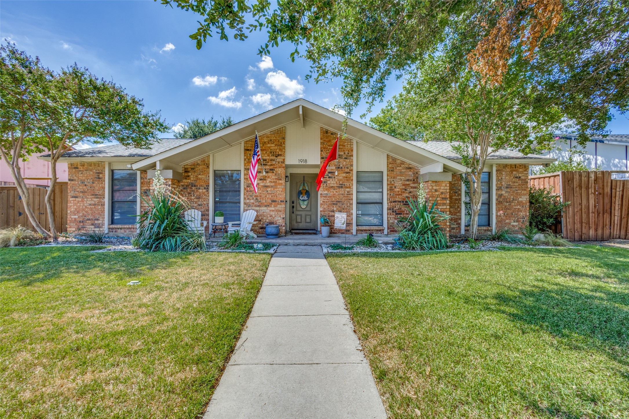 1918 Primrose Lane Carrollton TX 75007