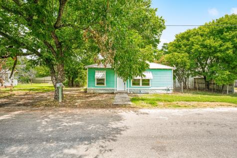 951 N Clinton Street Stephenville TX 76401