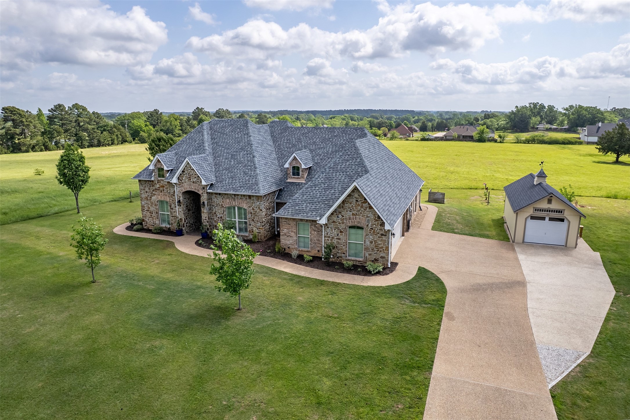 17555 County Road 1108 Flint TX 75762