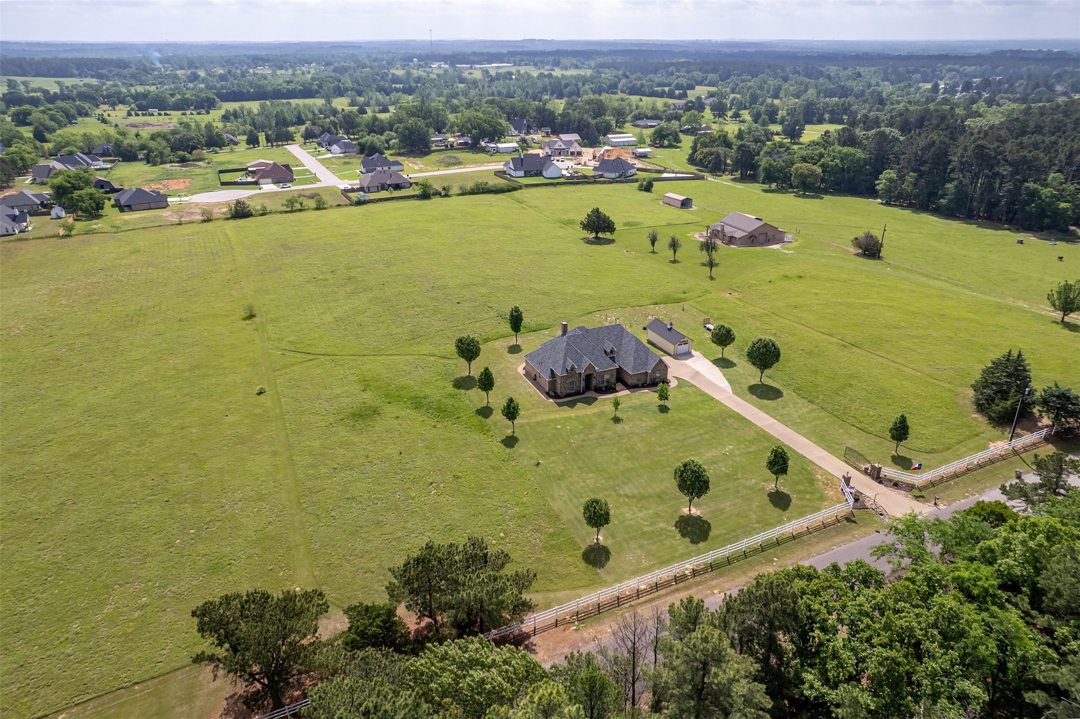 17555 County Road 1108 Flint TX 75762