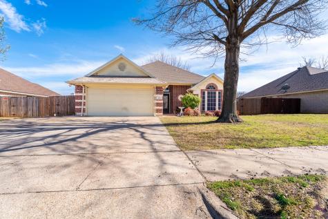620 Arbor Lane Burleson TX 76028