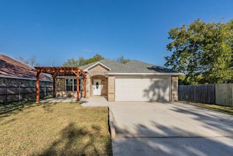 1904 N Breckenridge Street Ennis TX 75119