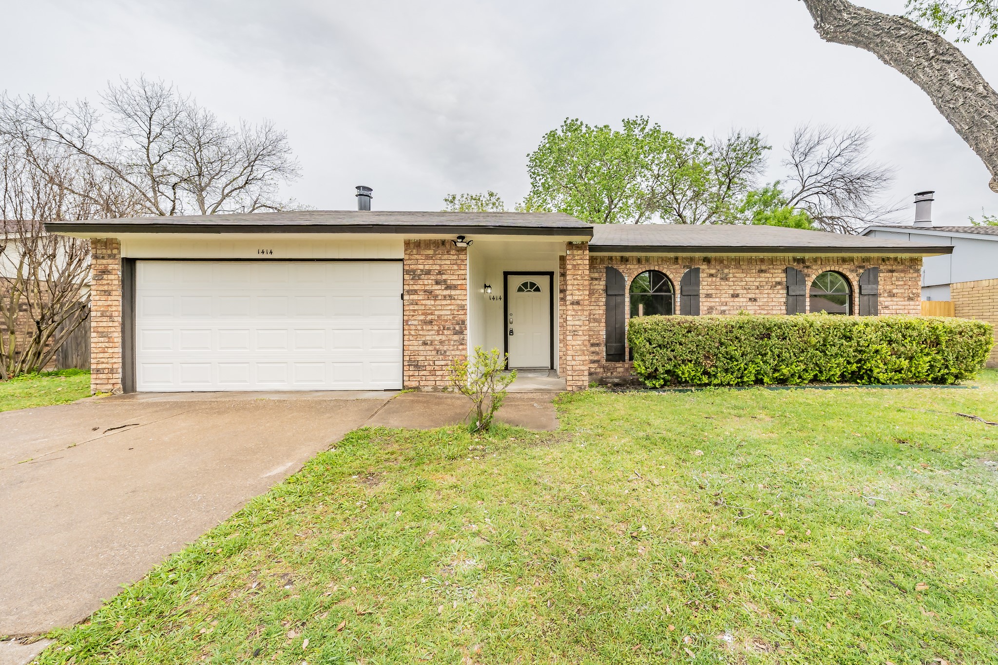 1414 California Trail Grand Prairie TX 75052