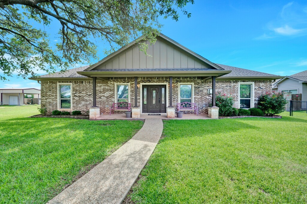 1512 N Reagan Street West TX 76691