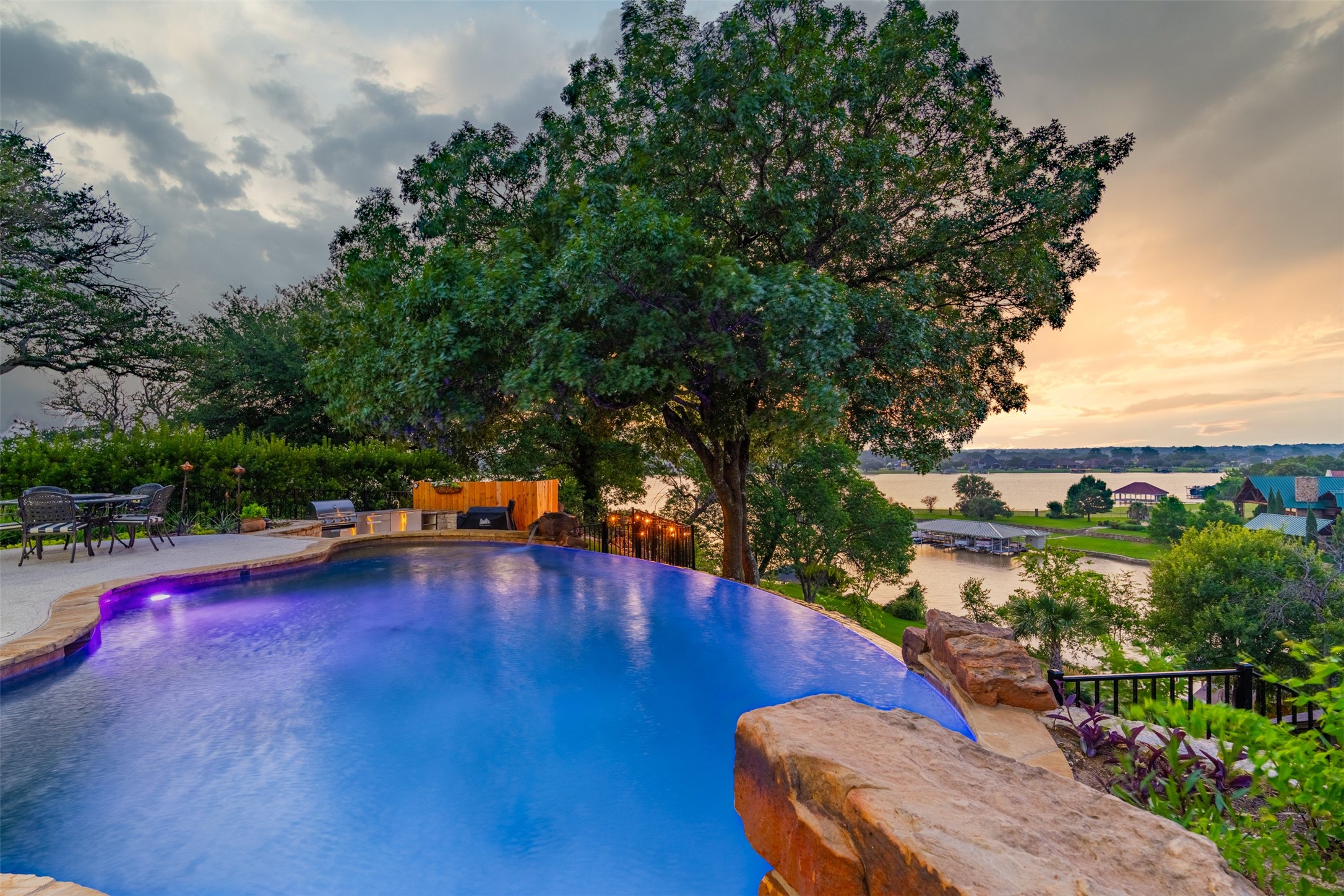 Granbury TX, 1916 W Emerald Bend Court