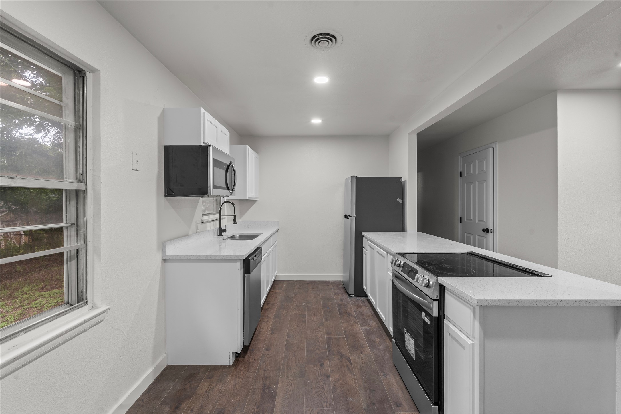 3937 Woodlane Avenue Haltom City TX 76117