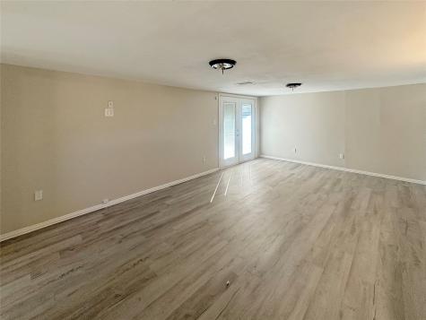 211 Oak Roscoe TX 79545