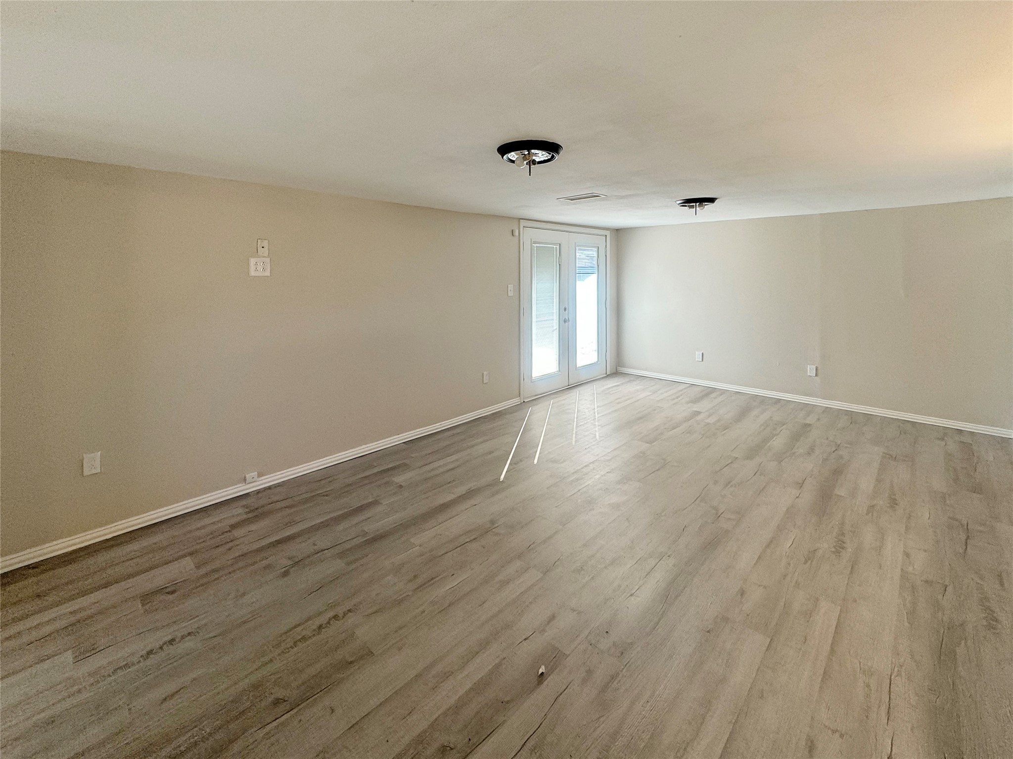 211 Oak Roscoe TX 79545