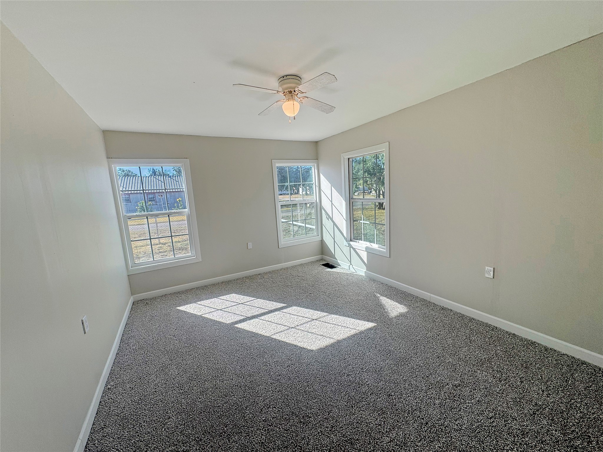 211 Oak Roscoe TX 79545