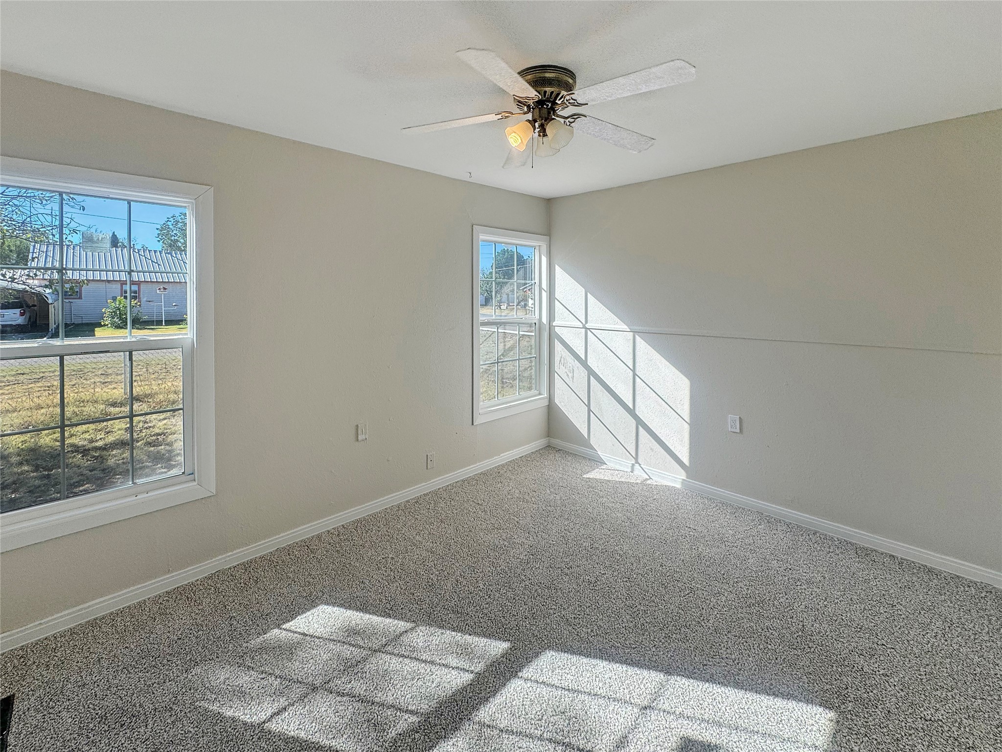 211 Oak Roscoe TX 79545