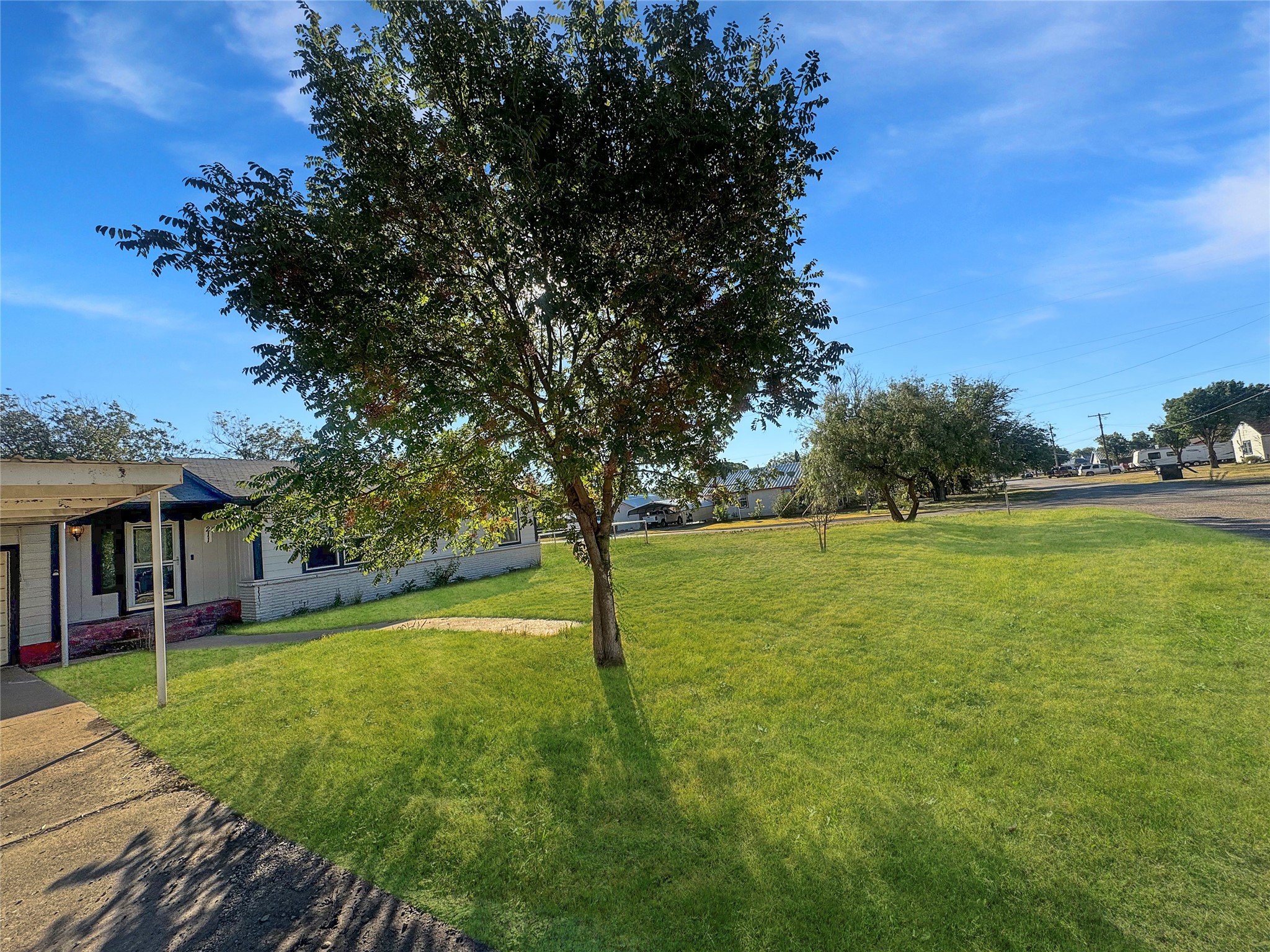 211 Oak Roscoe TX 79545