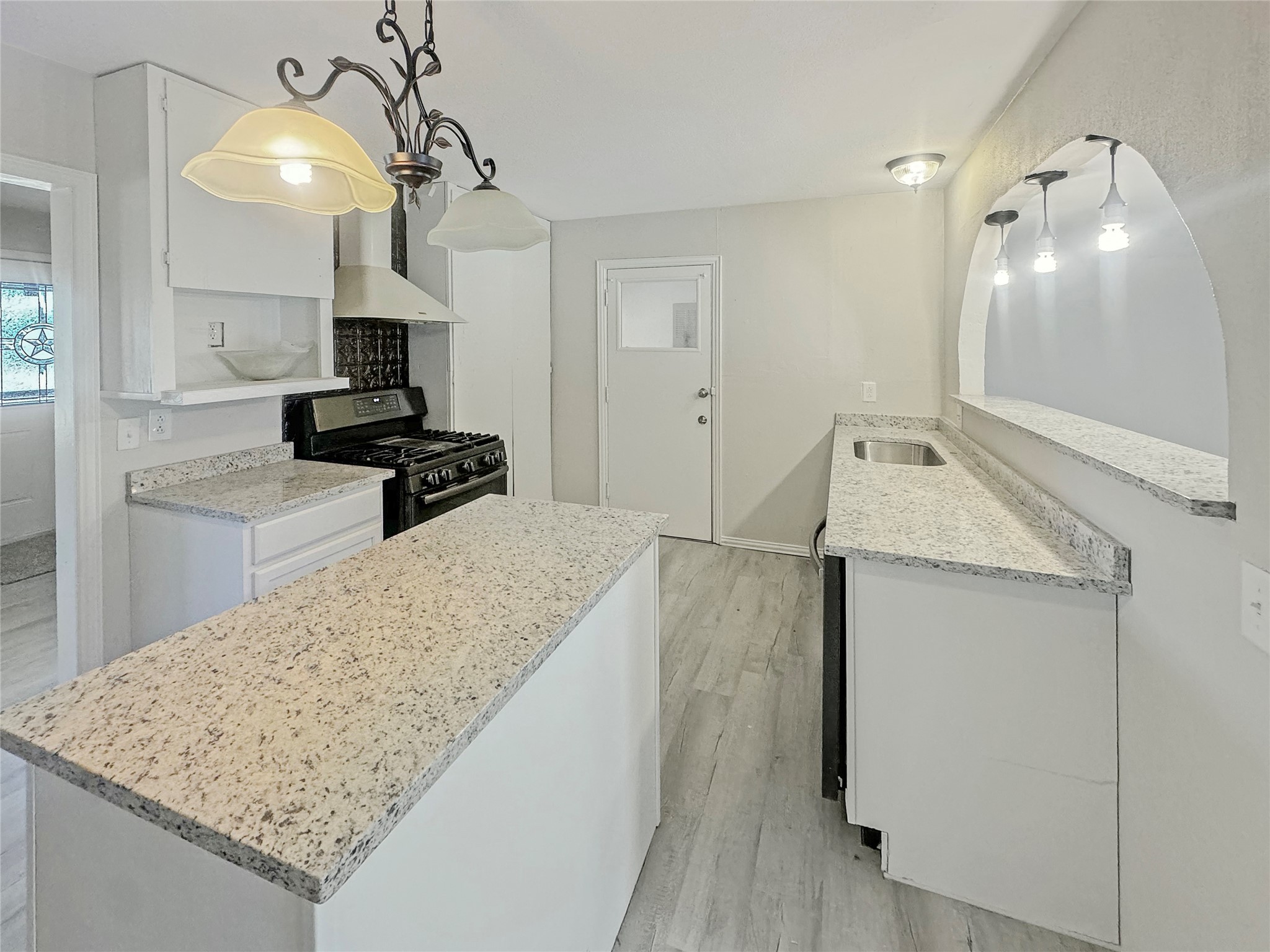 211 Oak Roscoe TX 79545
