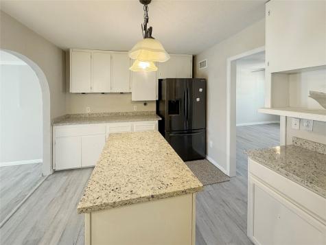 211 Oak Roscoe TX 79545