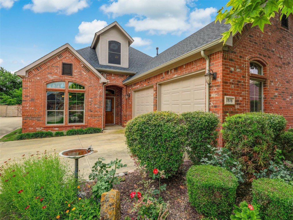 1816 Masters Drive Desoto TX 75115