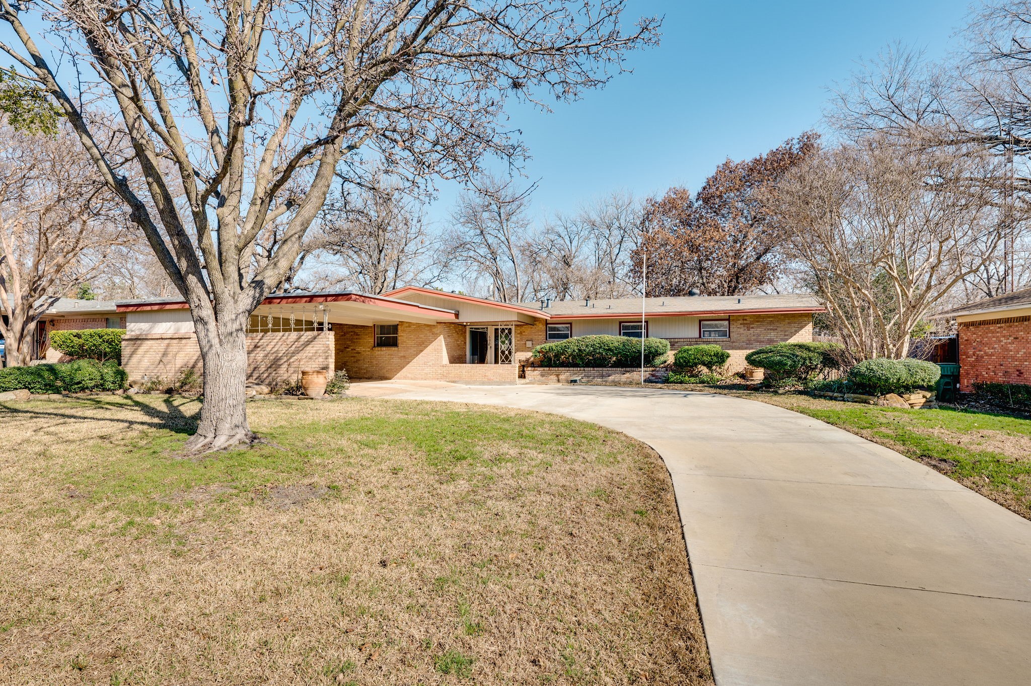606 W Vista Drive Garland TX 75041