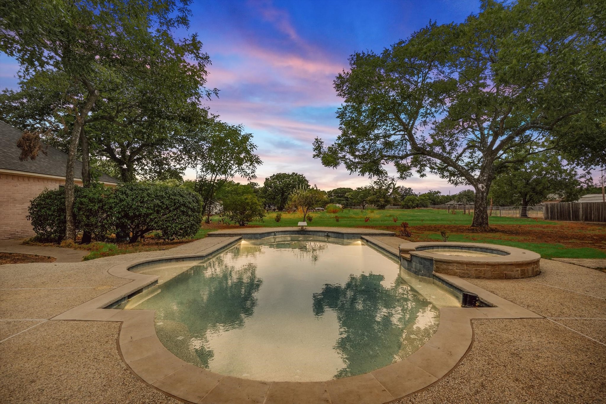 2800 Park Drive Dalworthington Gardens TX 76016