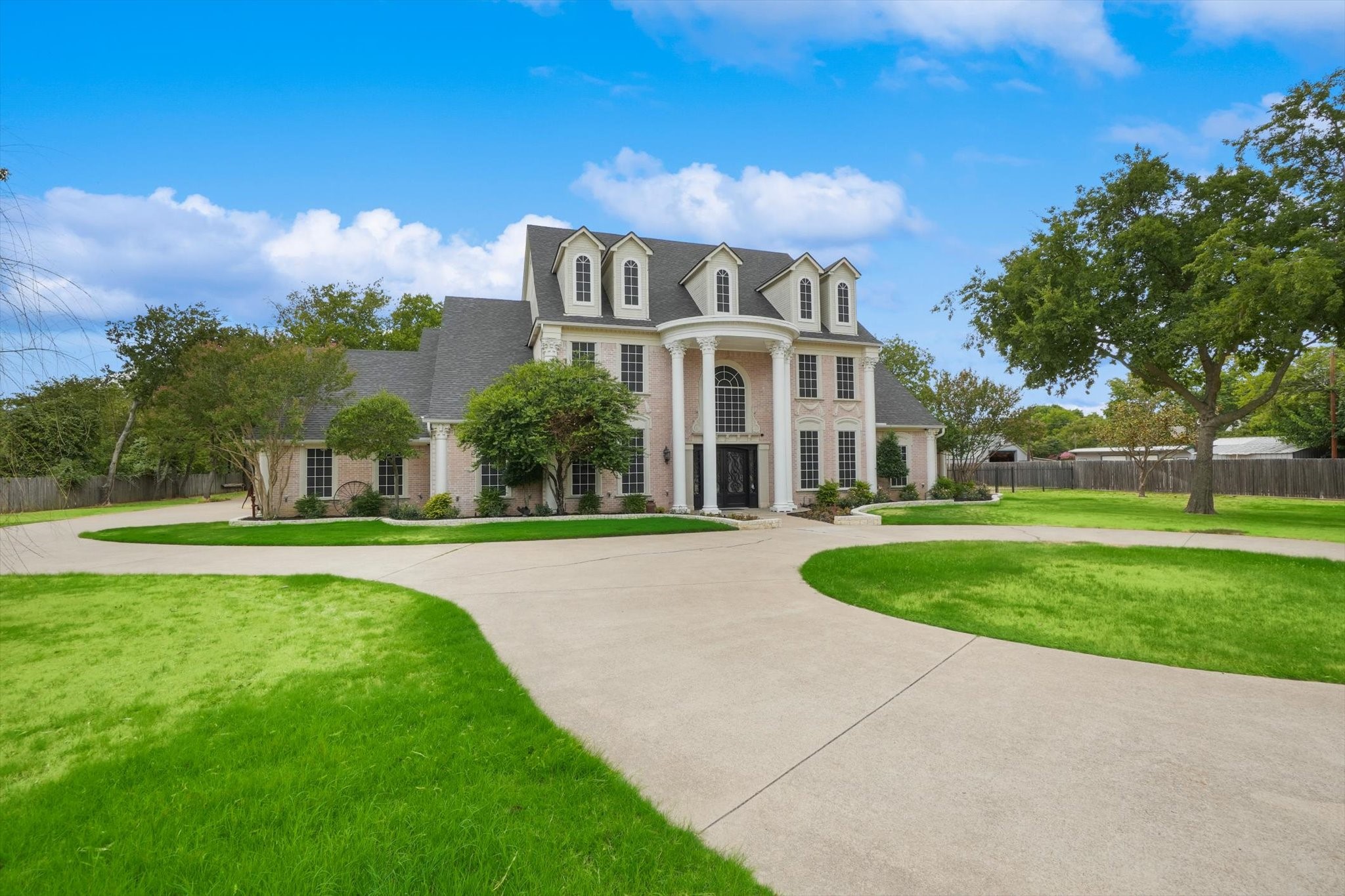 2800 Park Drive Dalworthington Gardens TX 76016