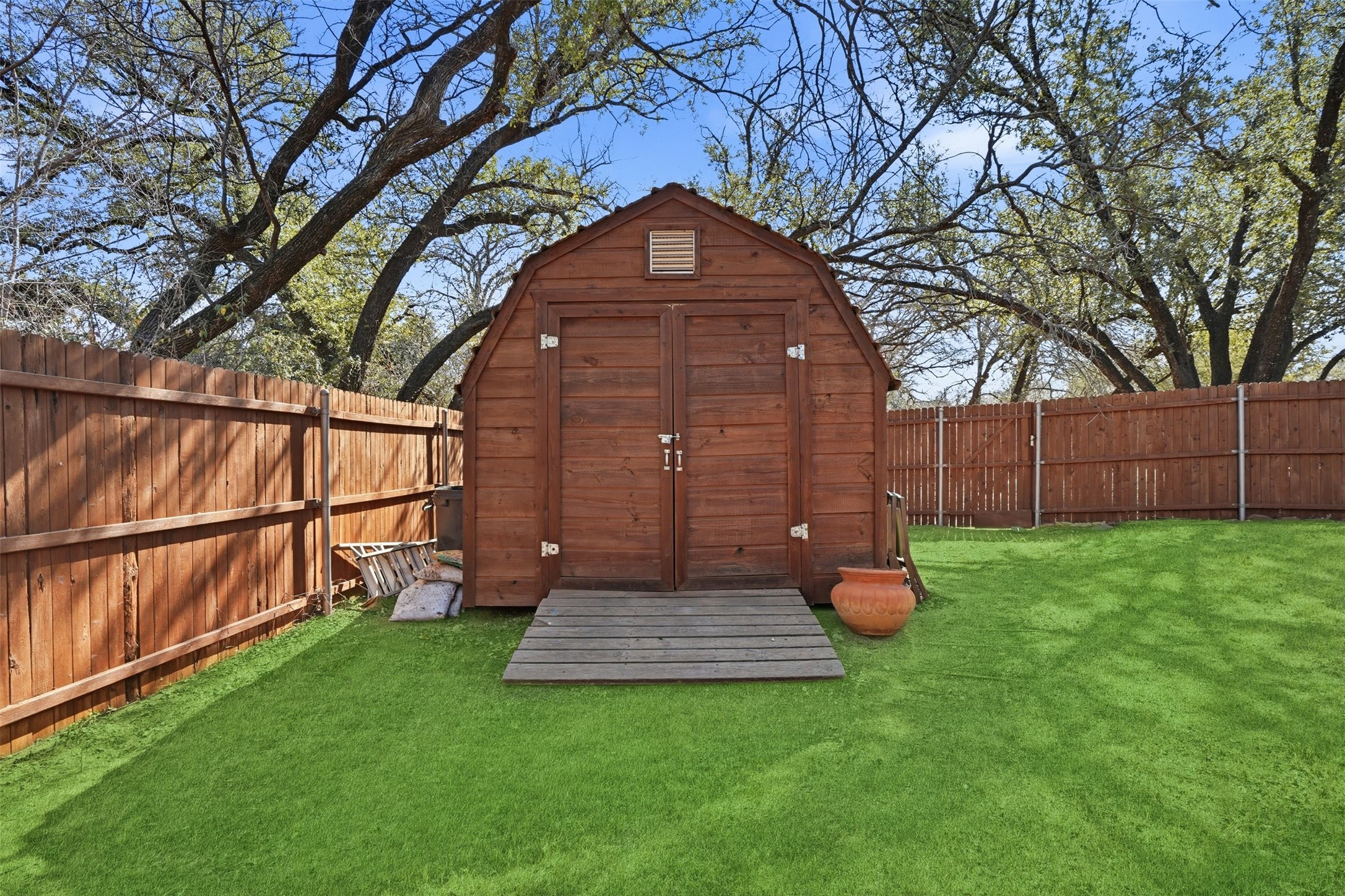 306 Donna Circle Granbury TX 76049