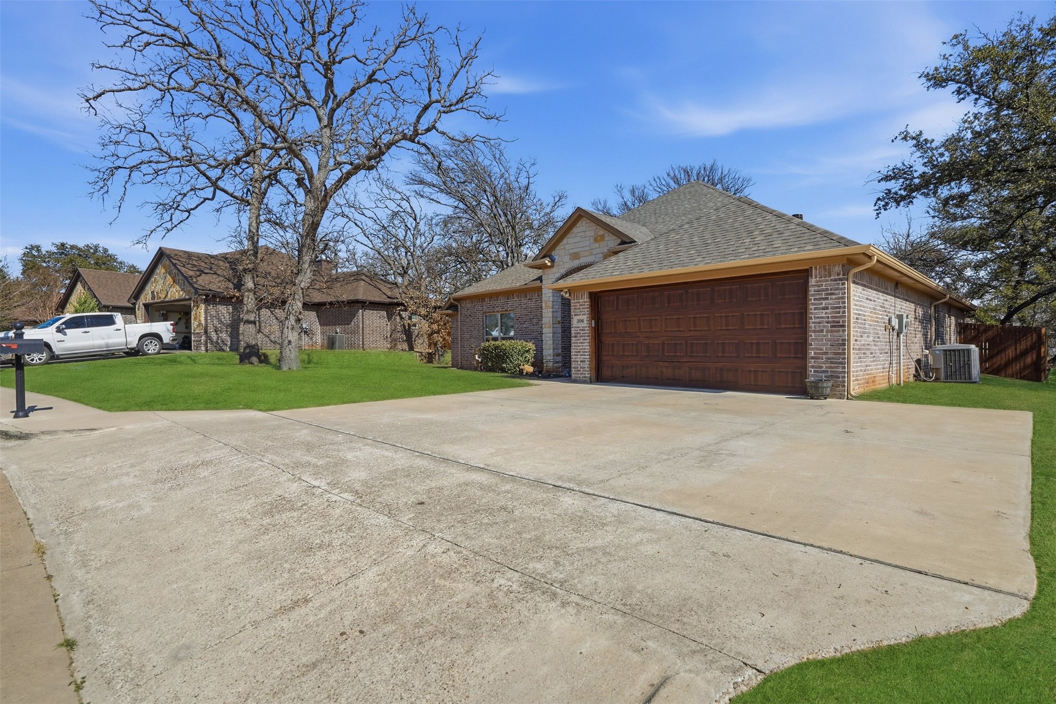 306 Donna Circle Granbury TX 76049