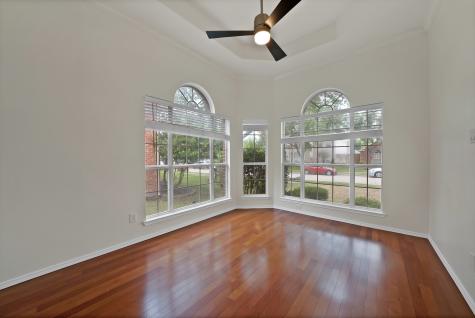813 Yosemite Trail Mesquite TX 75149