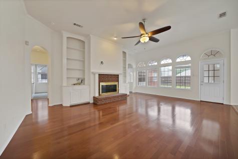 813 Yosemite Trail Mesquite TX 75149