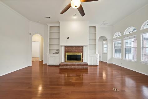 813 Yosemite Trail Mesquite TX 75149