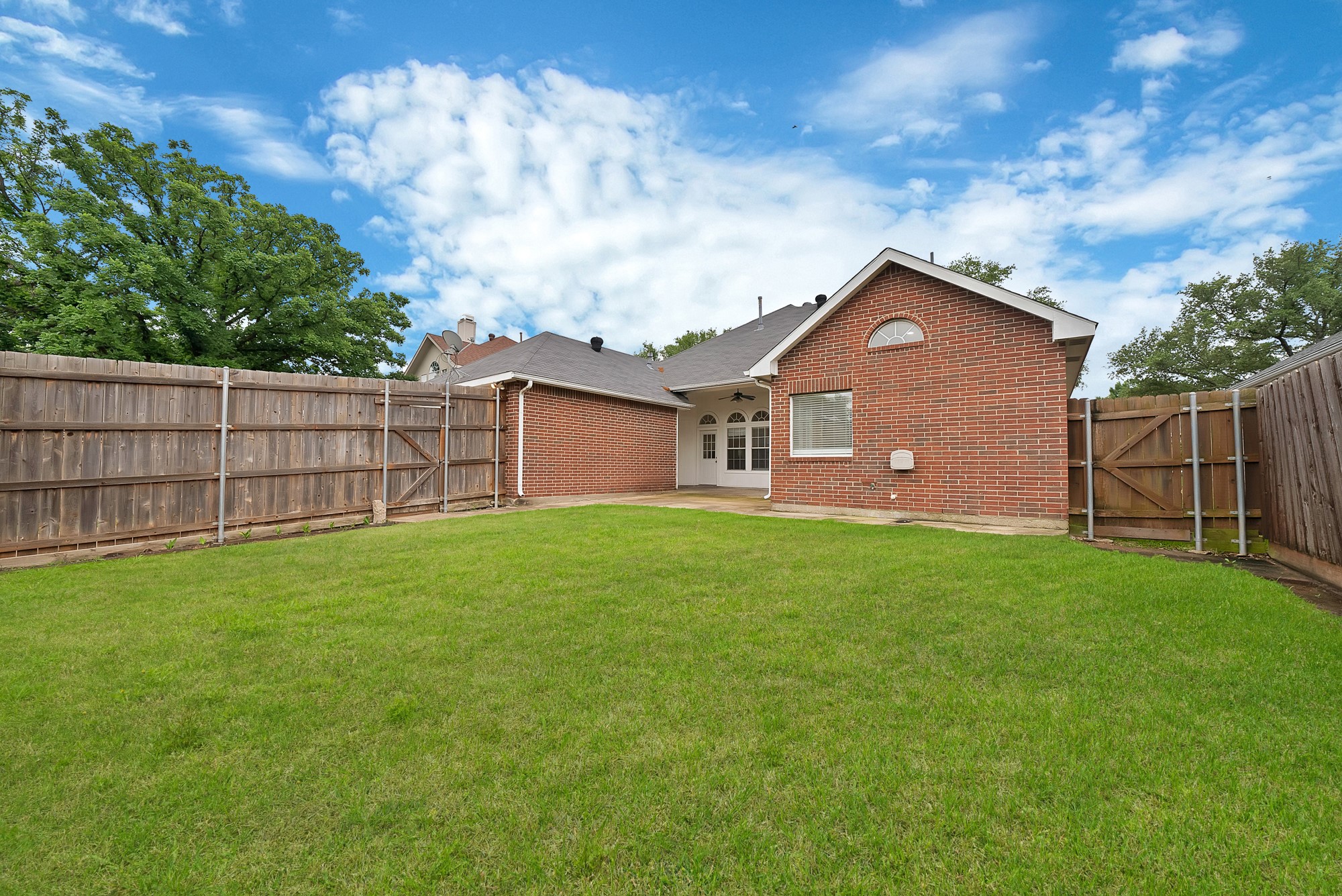 813 Yosemite Trail Mesquite TX 75149