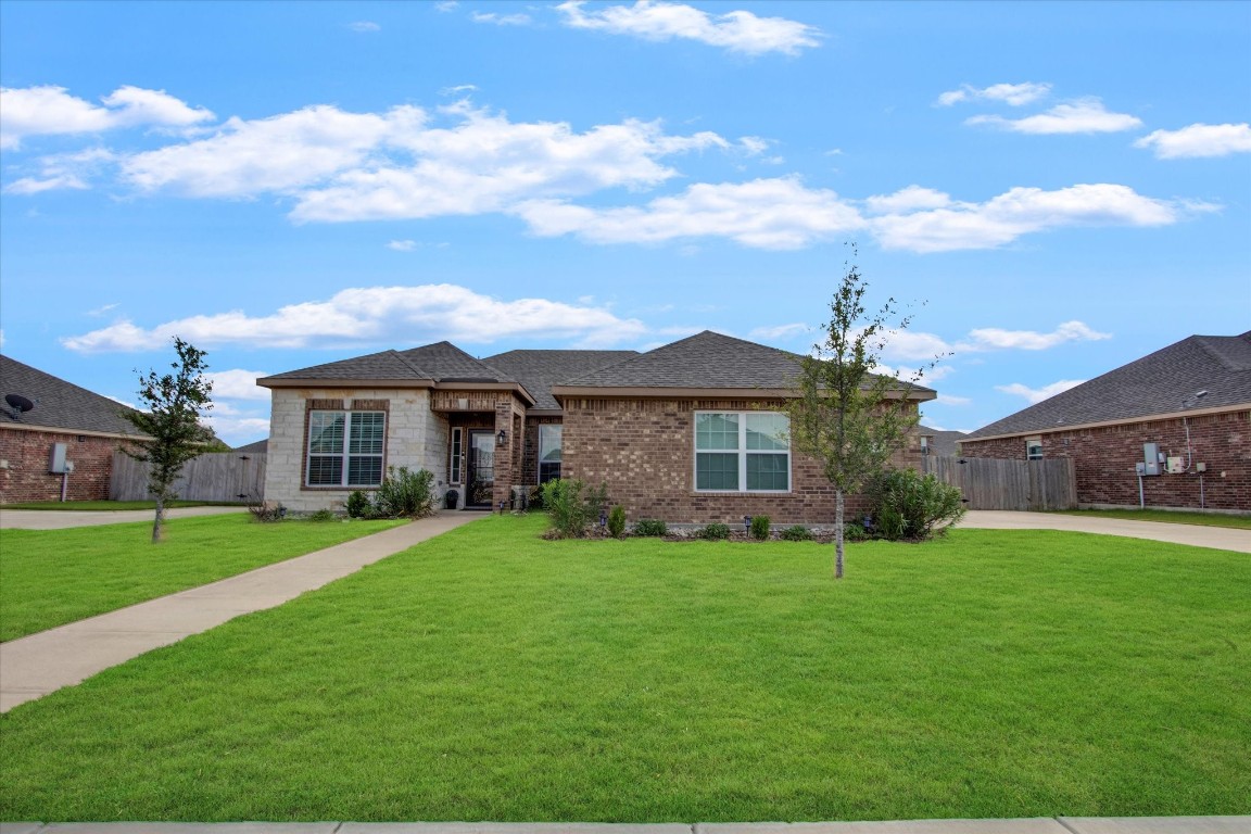 530 Roaring Springs Drive Glenn Heights TX 75154