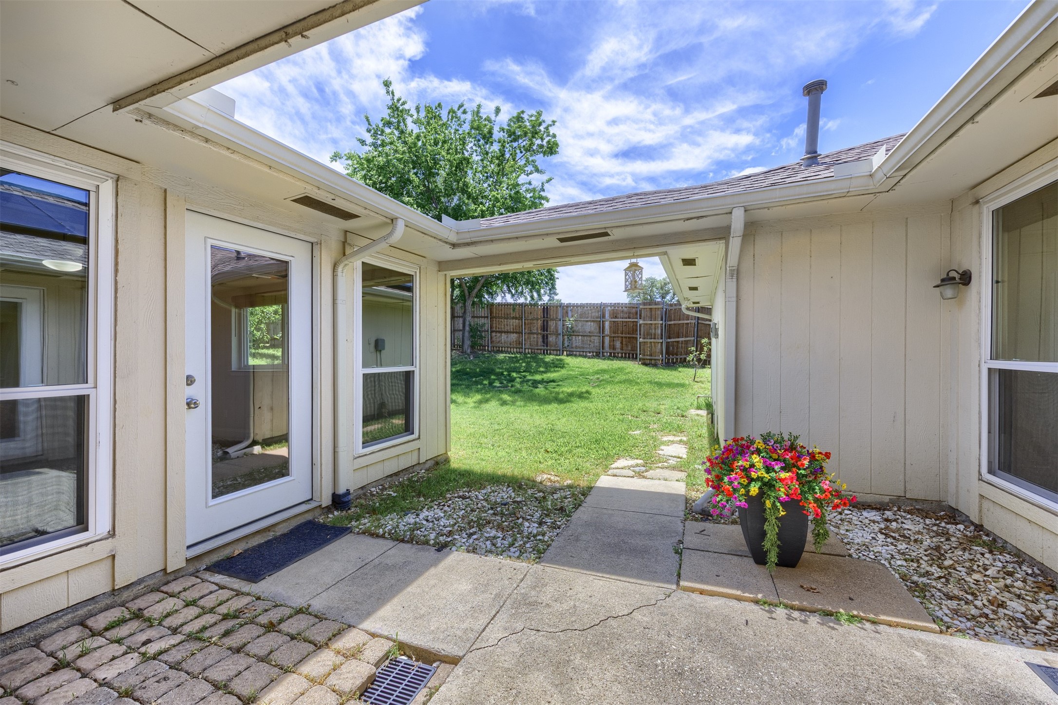 1614 Chesterfield Drive Carrollton TX 75007