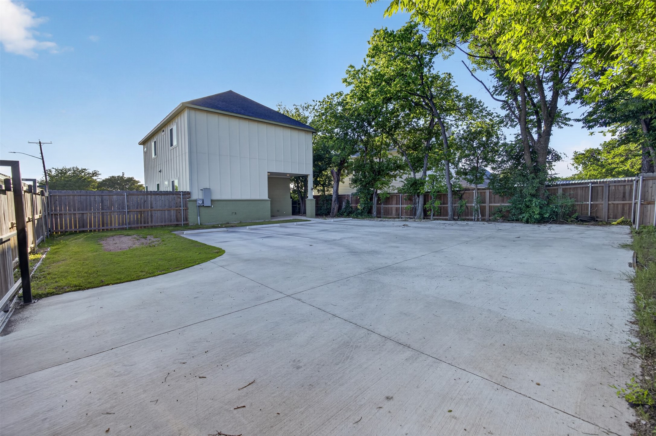 2945 Gordon Avenue Fort Worth TX 76110