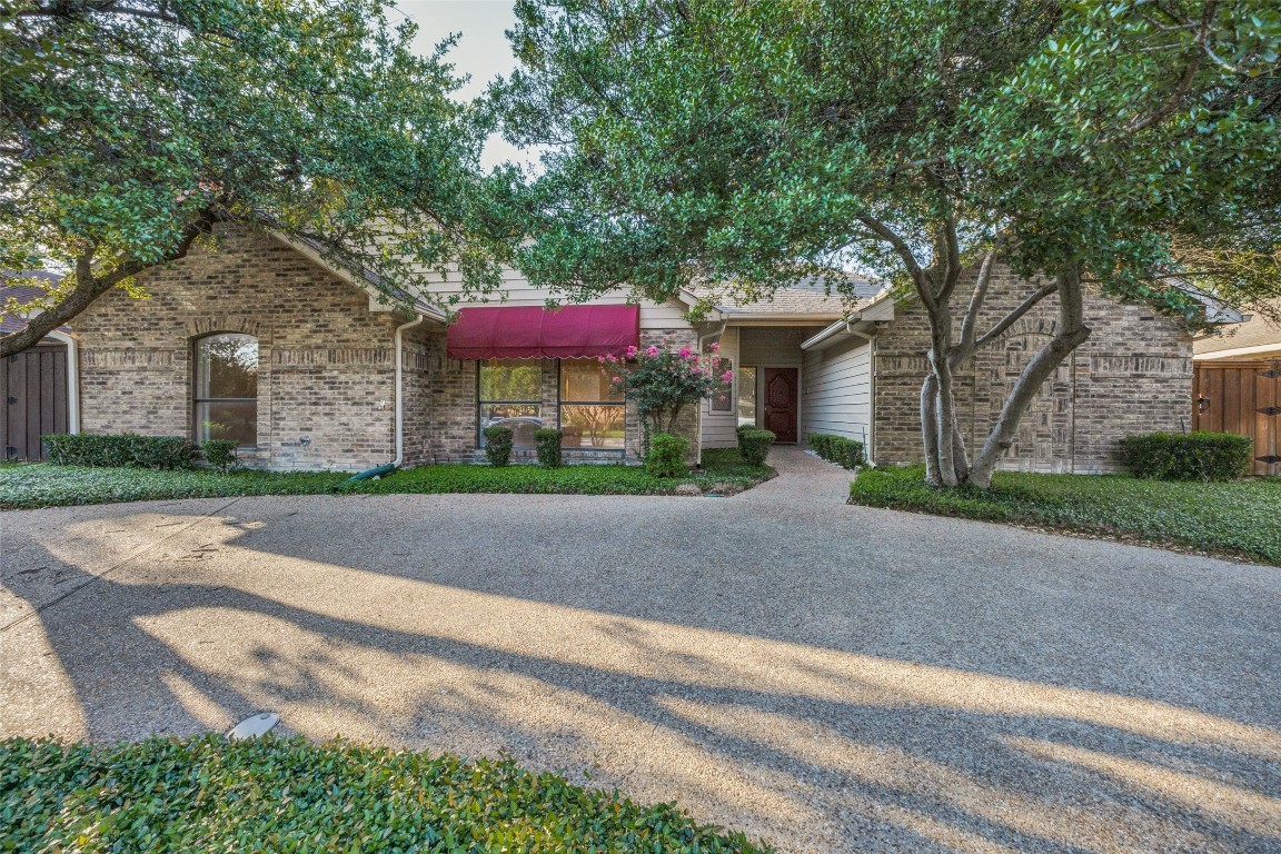 6123 Copperhill Drive Dallas TX 75248