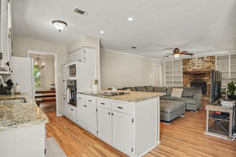 2505 Douglas Avenue Irving TX 75062