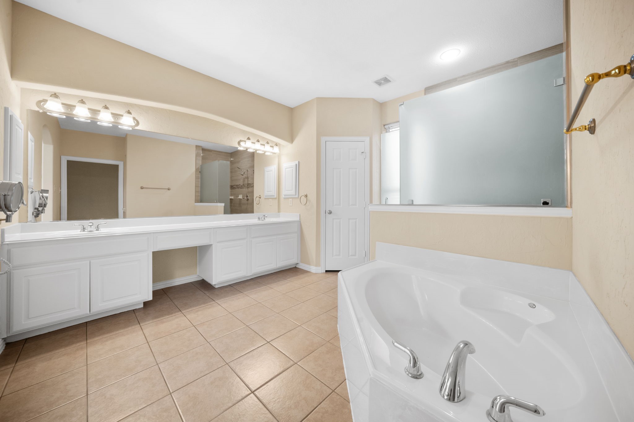 7215 Herboso Grand Prairie TX 75054