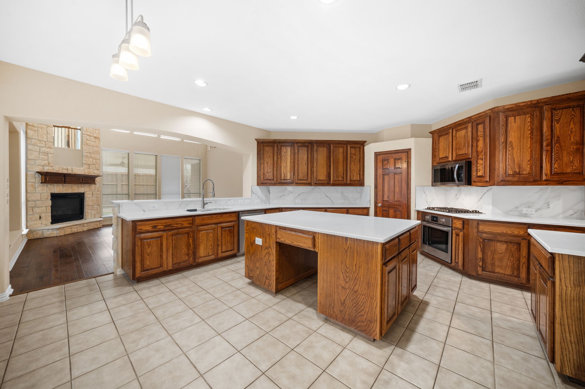 7215 Herboso Grand Prairie TX 75054