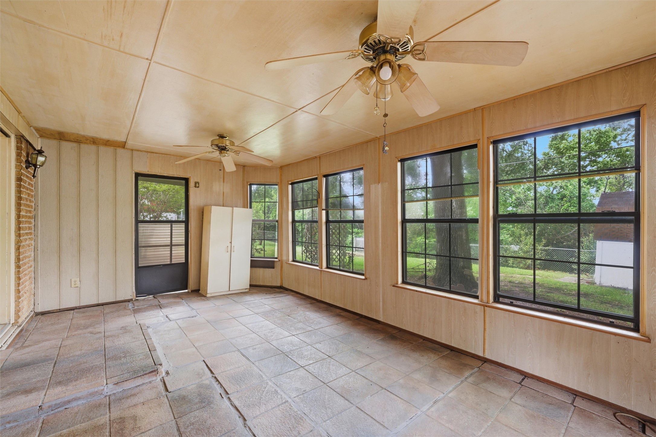 4137 Hiland Drive Beverly Hills TX 76711