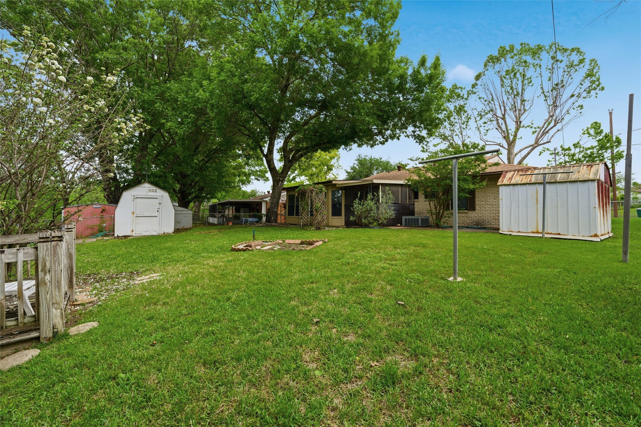4137 Hiland Drive Beverly Hills TX 76711