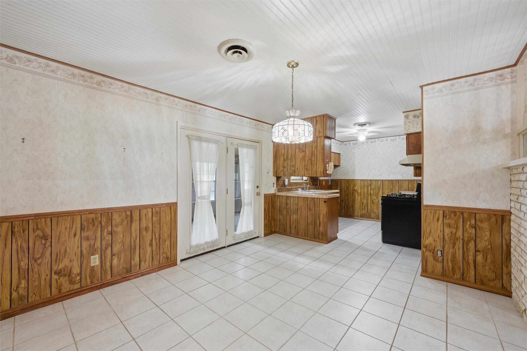 4137 Hiland Drive Beverly Hills TX 76711